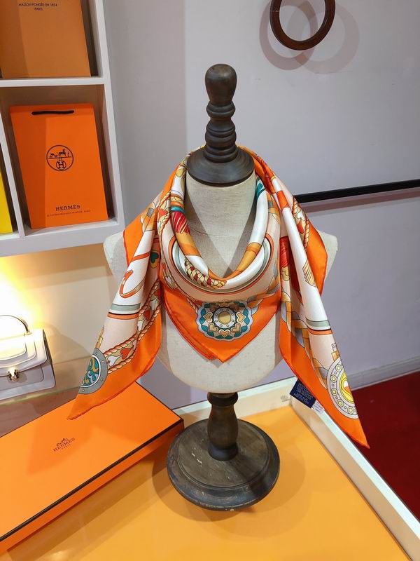 Hermes silk scarf 90X90cm E45 (32)